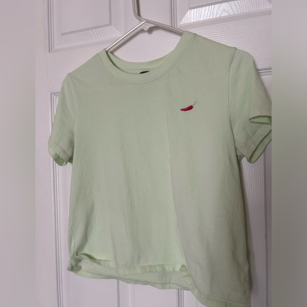 Woman’s basic tshirt